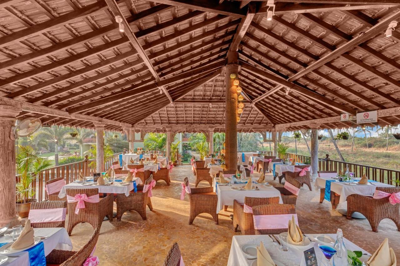 Club Mahindra Acacia Palms Colvá Exterior foto